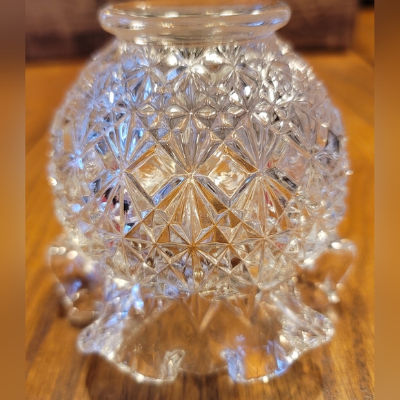 Fenton Ruffle Vase - Picture 4 of 12